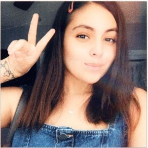 Meet your Posher, Alexis